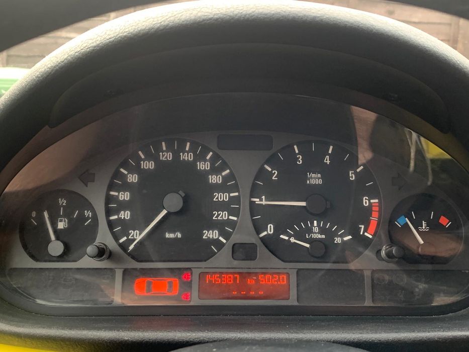 BMW E46 316i stare excelenta vând/schimb