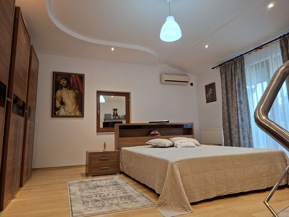 Casa de vanzare zona Piata Mare