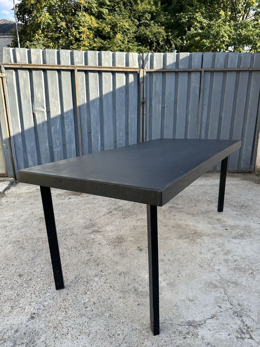 Mese de lemn cu cadru metalic