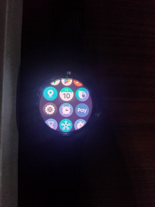 Продам смарт-часы Samsung Galaxy Watch4 Classic.