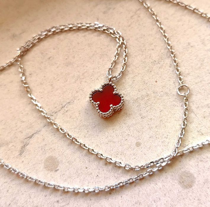 Дамско колие с малка червена детелина - Van Cleef & Arpels VCA