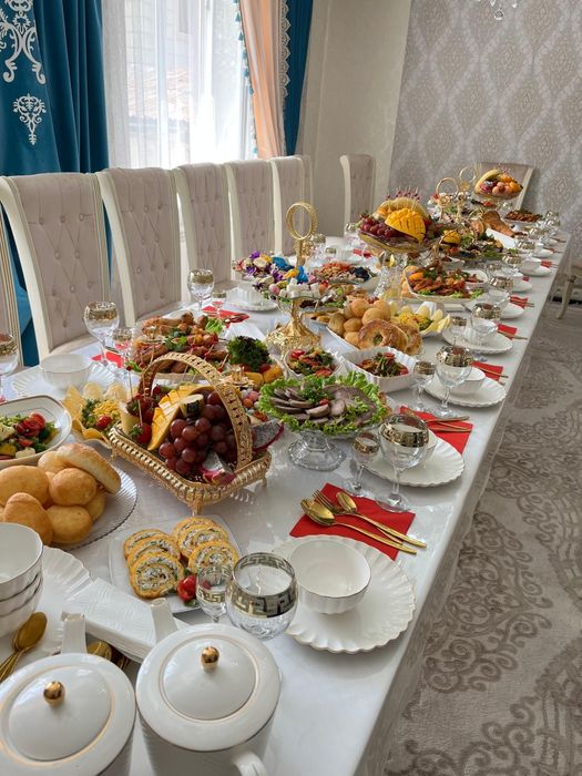 Стол со стульями