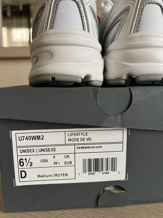 Продам кроссовки New balance 740