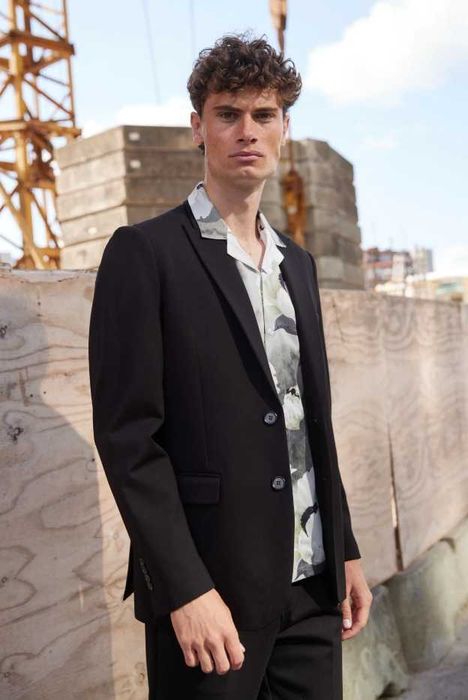 Costum slim fit premim Bruuns Bazaar 48 M negru material respirabil