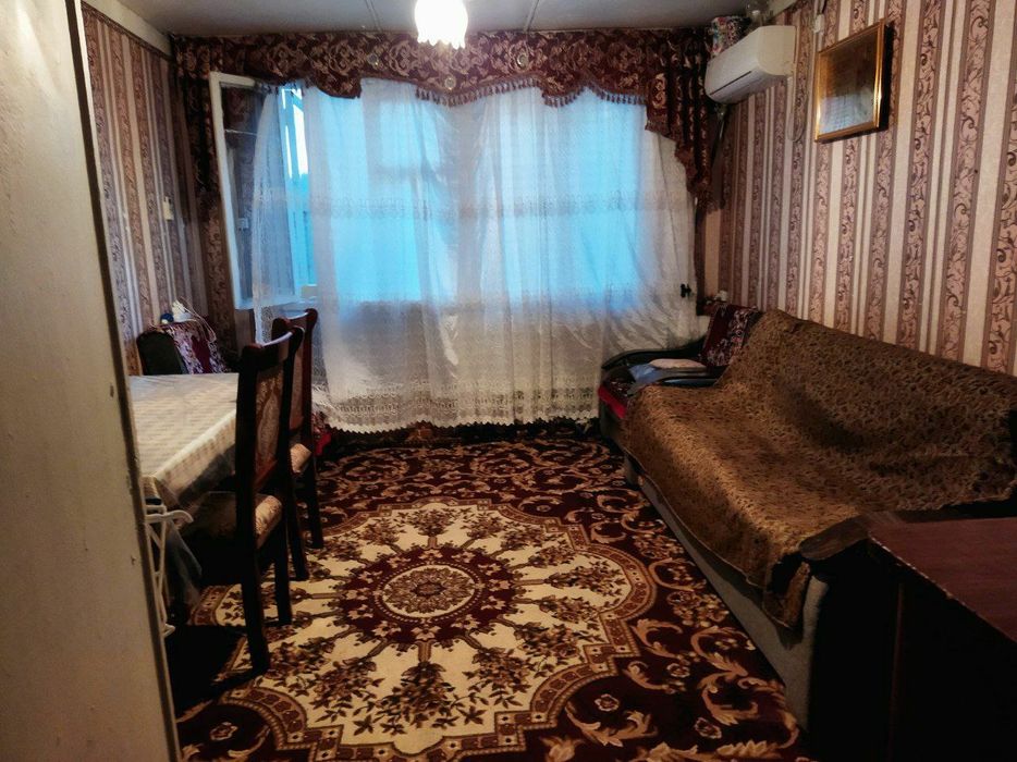Продам спутник3 2ком 1этаж 2этажки среднее состояние дом деревянный