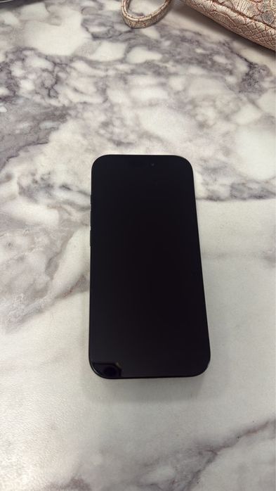 Iphone 16 pro , 256 gb stare foarte buna, schimb cu 2 iphone 15