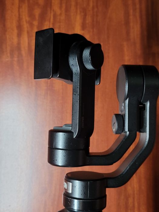 Продам стабилизатор Zhiyun Smooth 4