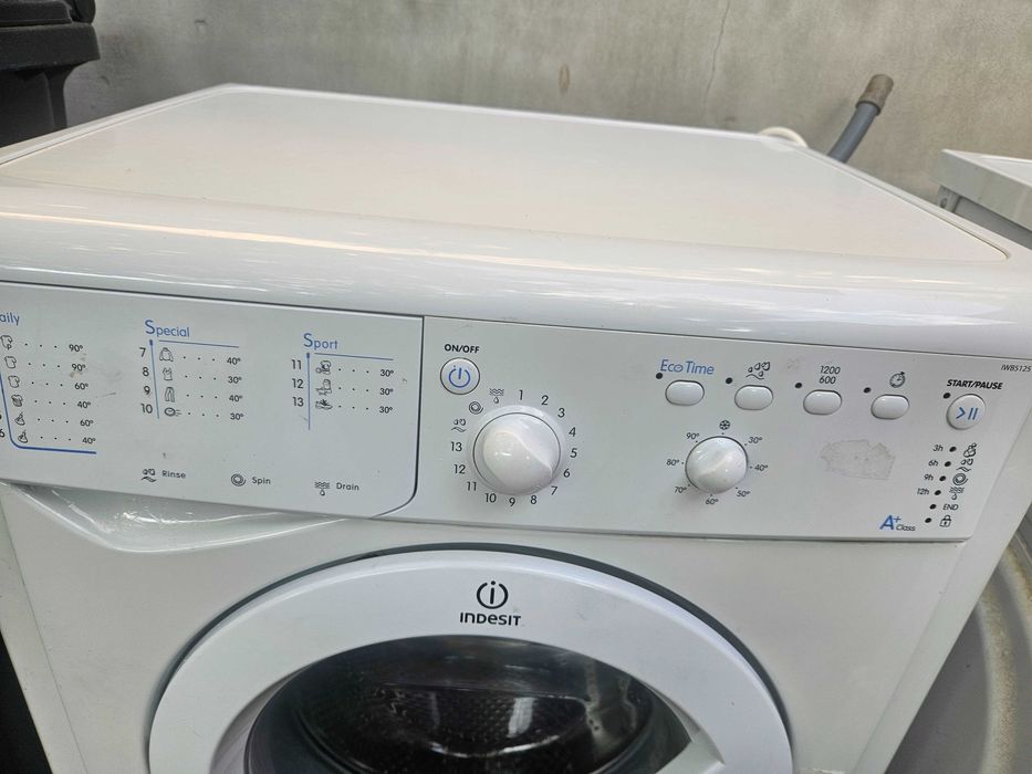 Masina de spalat  pentru piese