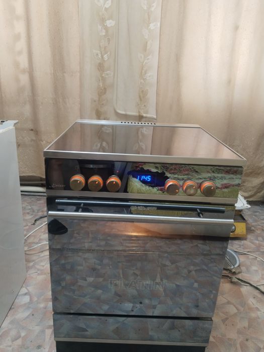 Продам стеклокерамическую плиту Kaiser