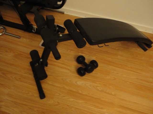 лежанка за коремни преси с две гири в комплект - 42 евро