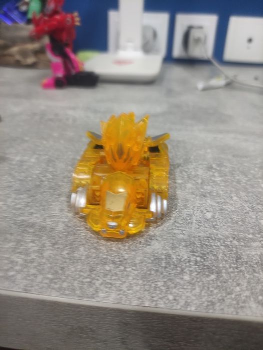 Игрушка монкарт работает