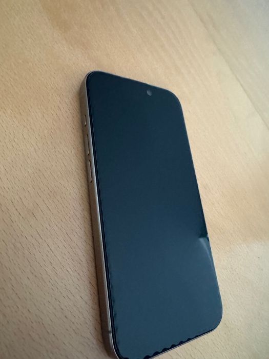 Продавам iPhone 15 Pro