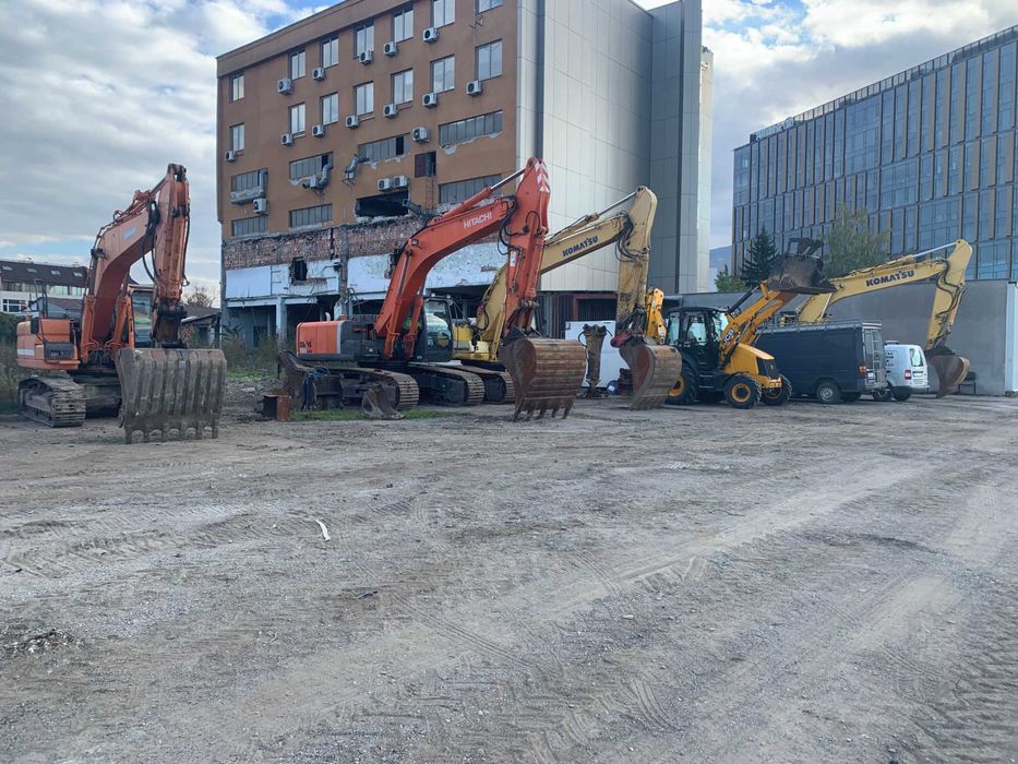 Услуги с багер, камиони