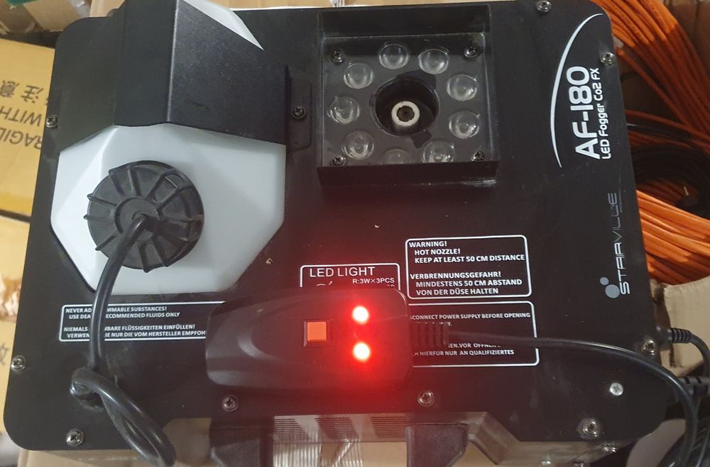 Masina de fum cu LED si jet vertical Stairville AF-180