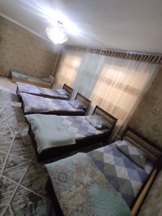 Oq tosh dacha togʻ bagʻrida joylashgan