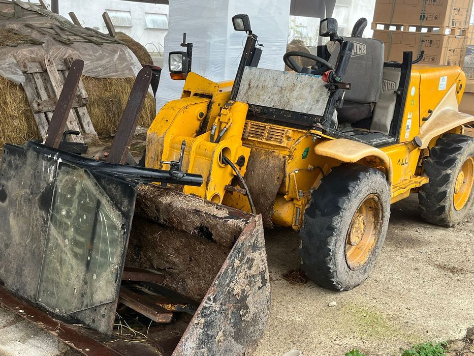 De vanzare incarcator frontal telescopic JCB