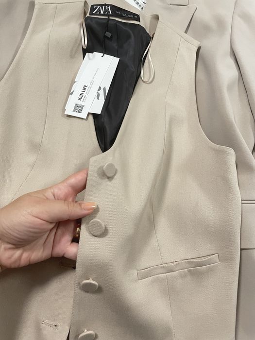 ZARA: Vesta + sacou M, eticheta livrare gratuita