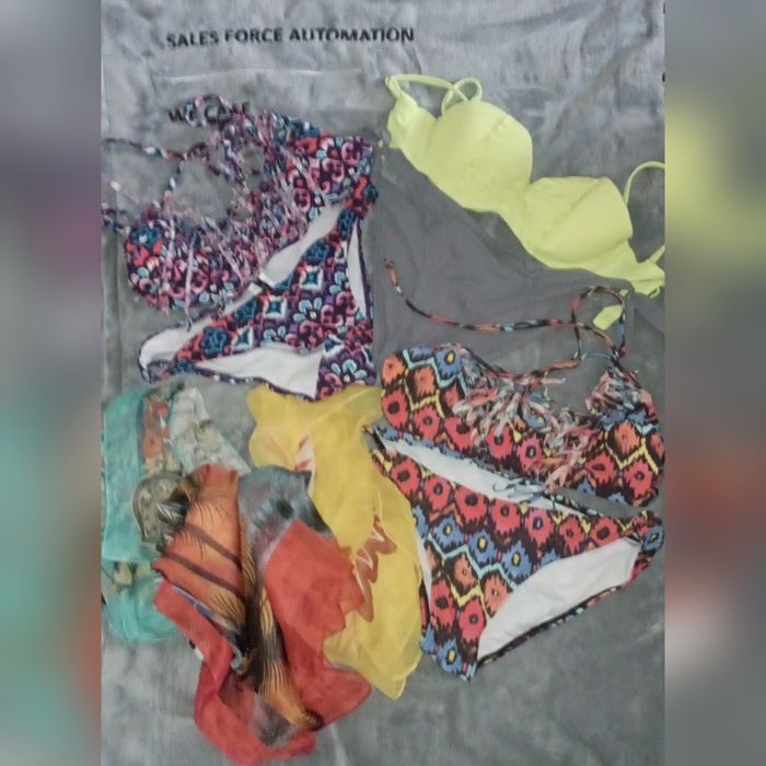 Продам купальники 38-40-42 размер