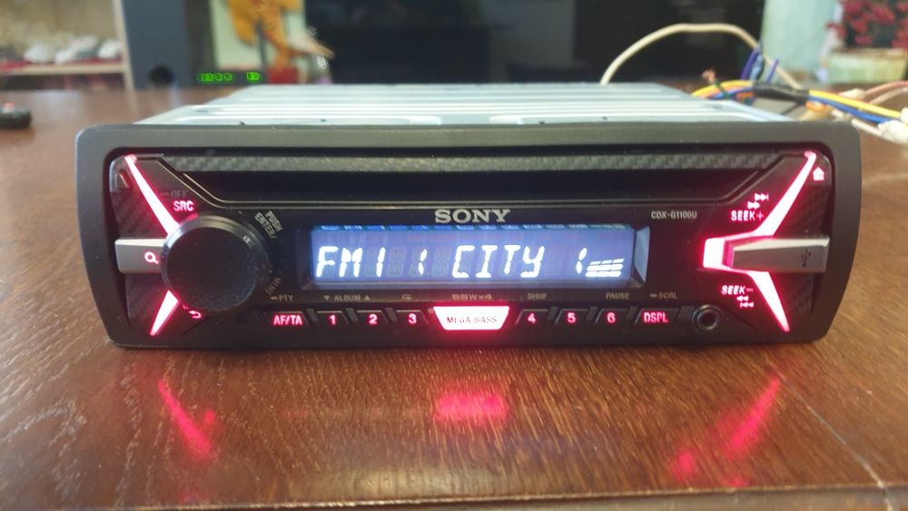 Авто радио плеър музика за кола Сони Sony CD MP-3 USB AUX