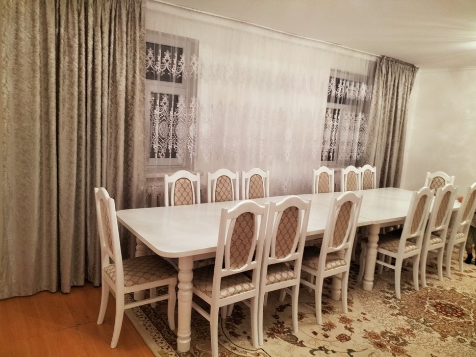 Стол и стулья срочно