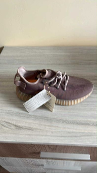 обувки Yeezy Boost 350