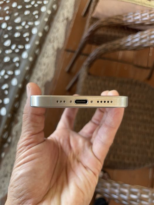 Продам iPhone 15 Pro 128GB Sim телефон в отличном состоянии.