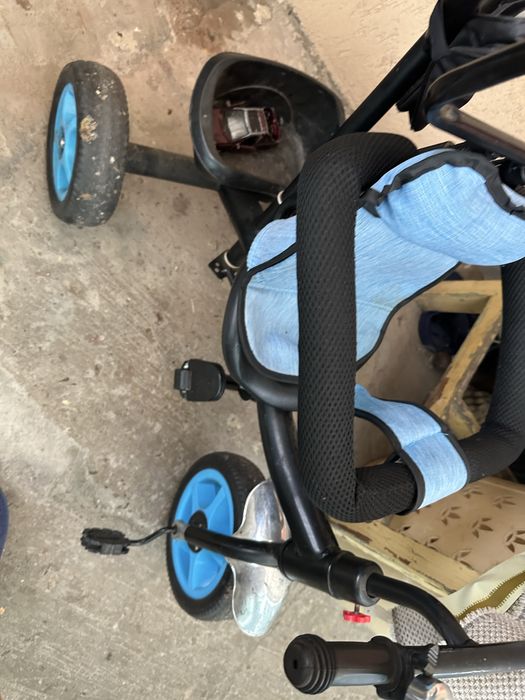 Scaun auto + triciclete baieti