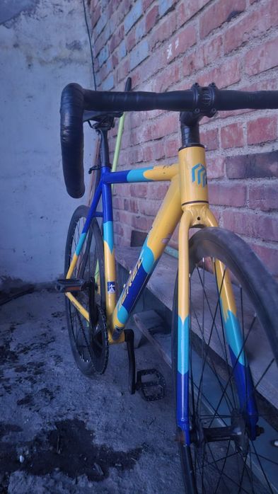 Прдам велосипед фикс IIEREC