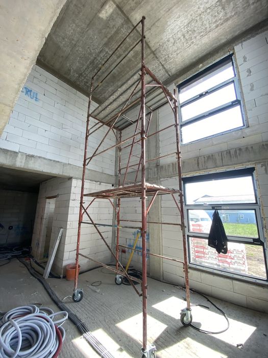 Inchiriez schela mobila