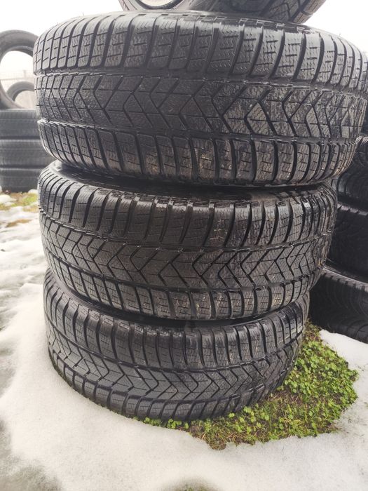 Set 4 anvelope iarna Pirelli sottozero 3 dot 2024 245.45.19 runflat