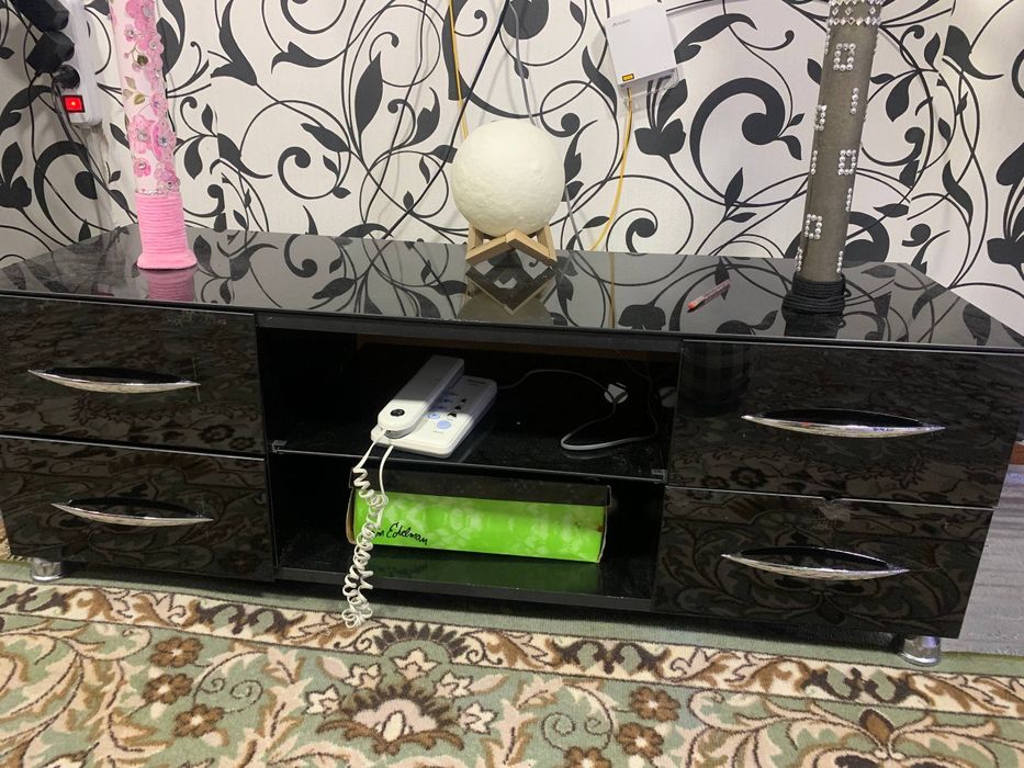 Тумбочка под телевизор