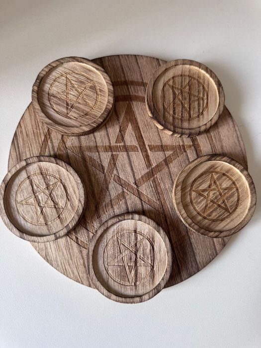 Алтарь деревянный для свечей