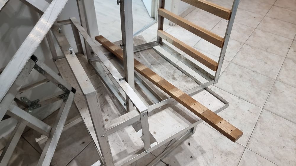 Стойки за компютър, сървър, майнинг риг