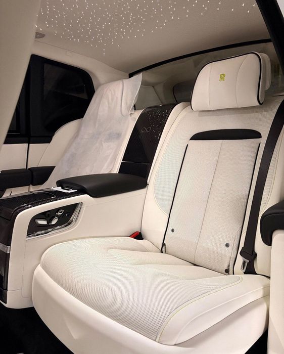 Rolls Royce Cullinan Black Badge White MY2026