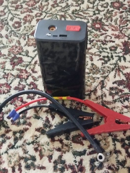 Пусковой стартер, пневма насос,и фонар 3/1 продается