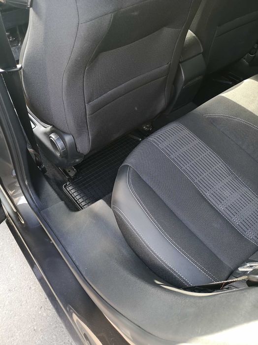 Продавам Пежо 308