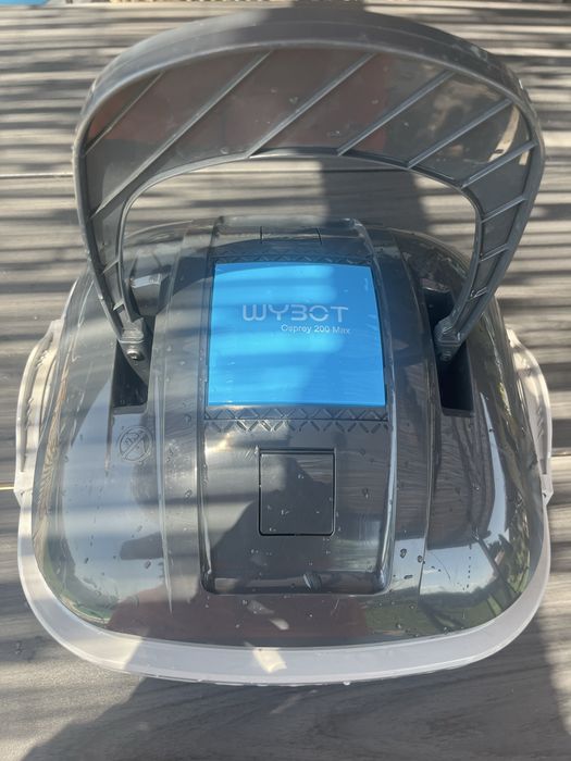 Безкабелен робот за басейни OSPREY 200 MAX,