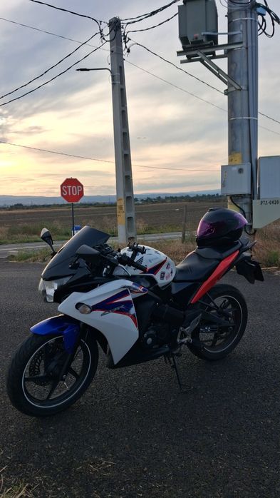 Vând Honda Cbr125r (citiți descrierea)