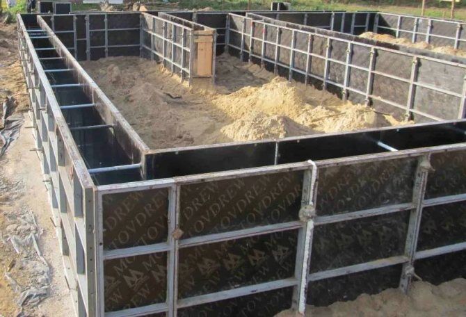 Бригада опытных опалубщиков