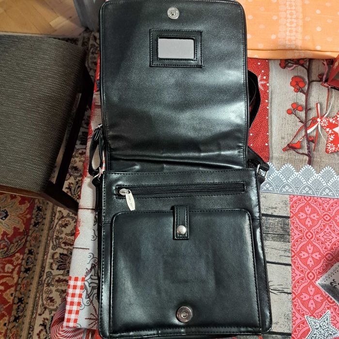 Кожена чантичка Daniel Ray