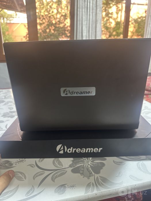 Noutbuk Adreamer. 8GB
