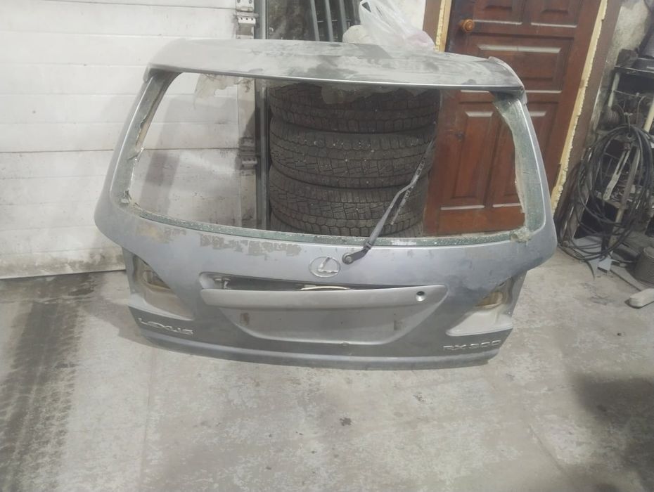 Крышка багажника RX 300