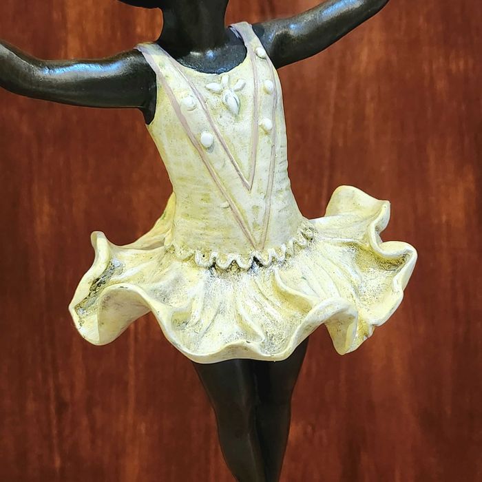 Бронзова скулптура на балерина по модел на Preiss