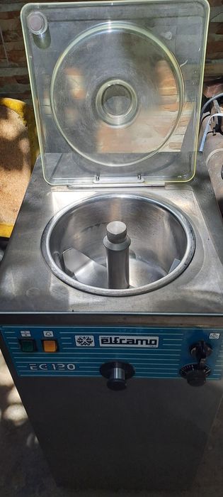 Dispozitiv pentru înghețată