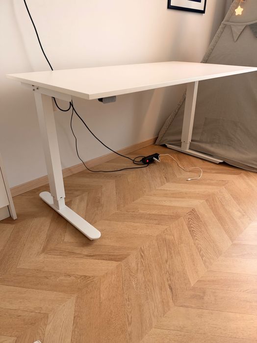 Adjustable stand up desk/ регулируемо бюро за офис или вкъщи 140х70