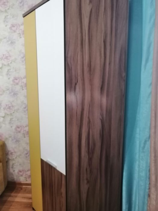 Продам угловой шкаф