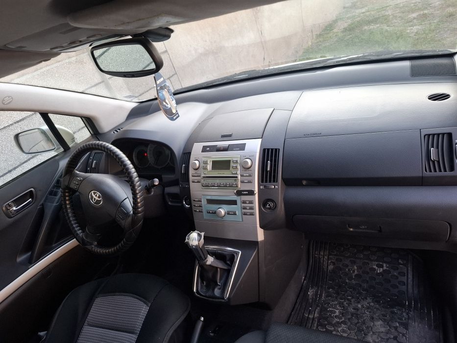 Toyota Corolla Verso 2.0 D-4D, 2005 г.