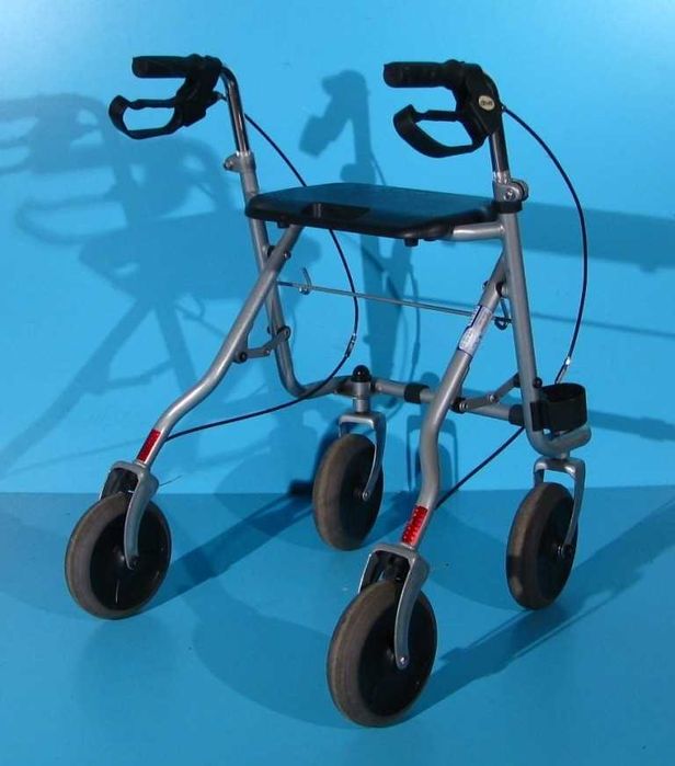 Cadru de mers cu roti/rolator batrani/handicap Drive