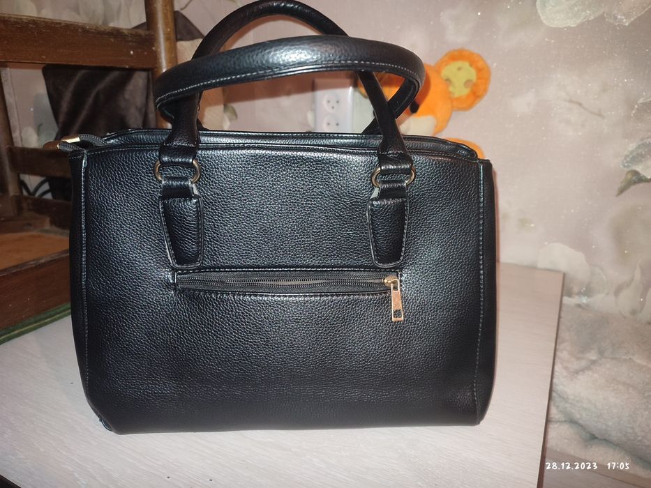 Продам женскую сумку