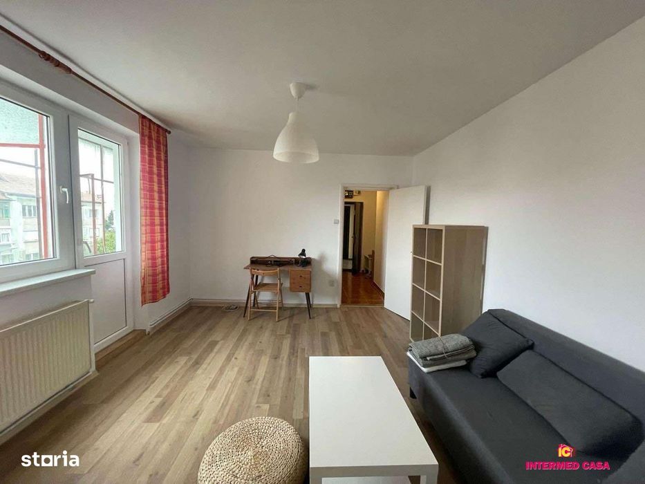 Apartament de vanzare 2 camere decomandat zona Mihai Viteazul